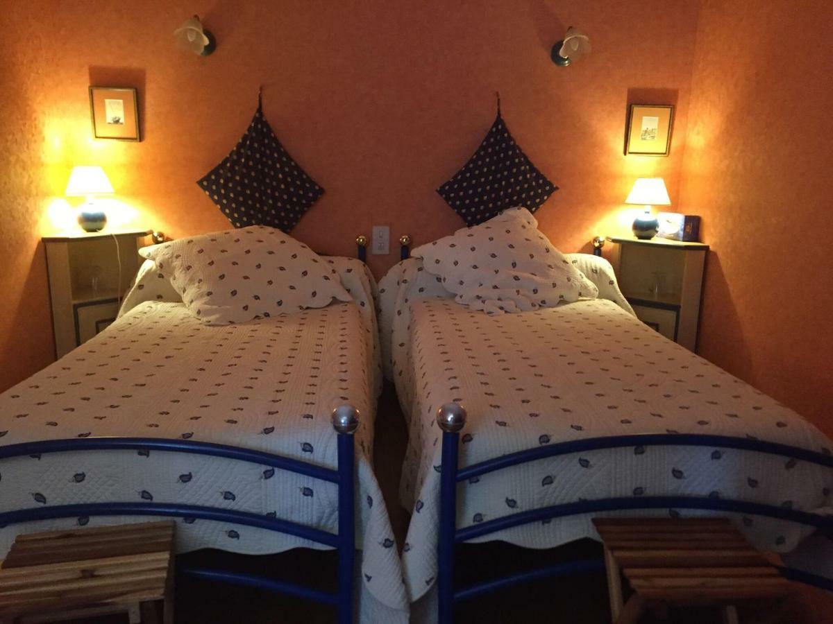 Domaine De Brousson Bed & Breakfast La Tour-sur-Orb Exterior photo