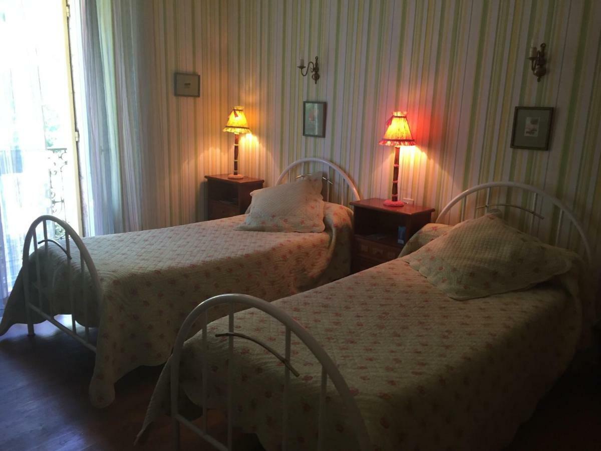 Domaine De Brousson Bed & Breakfast La Tour-sur-Orb Exterior photo