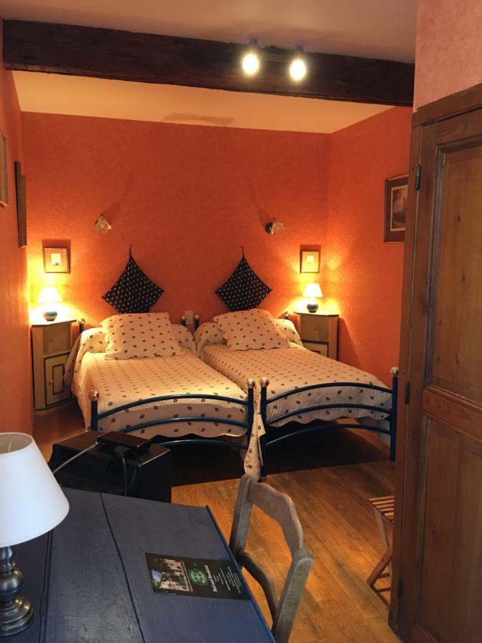 Domaine De Brousson Bed & Breakfast La Tour-sur-Orb Exterior photo